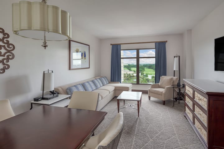 Wyndham Grand Orlando Resort Bonnet Creek suite in Orlando, Florida